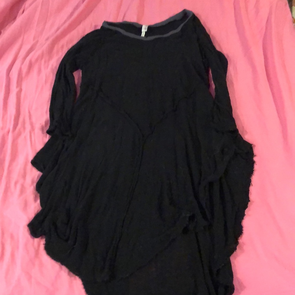 Free people small flowy 3/4 sleeve black top